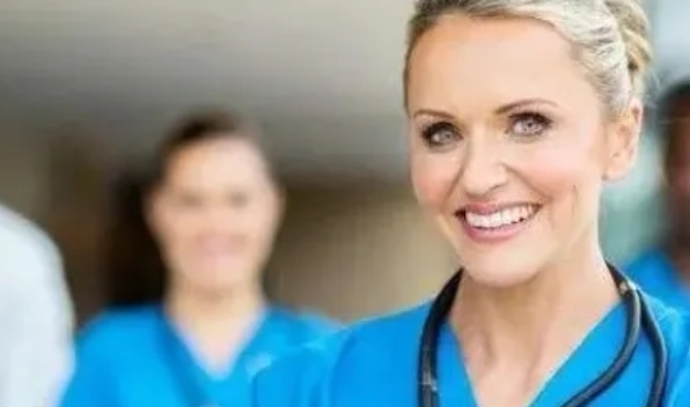 带你走遍格鲁吉亚，格鲁吉亚之母，钟楼，自由广场，和平桥 #第比利斯旅游 #格鲁吉亚 #夜景